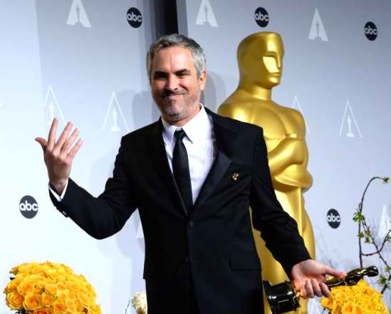 آلفونسو کواران برنده جایزه بهترین کارگردانی اسکار 2014 آلفونسو کواران برنده جایزه بهترین کارگردانی اسکار 2014